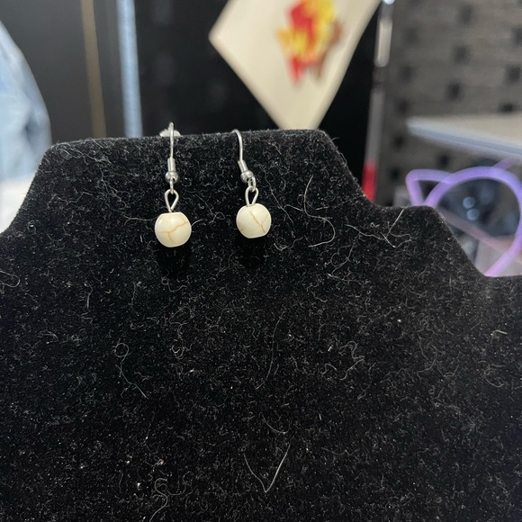 Jewelry - Picture 6 of 16